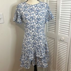⭐️Banana Republic Blue and White Floral Ruffled Hem Mini Dress.   Size 6